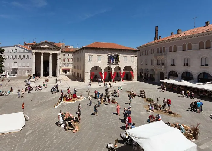 Augustus Forum View