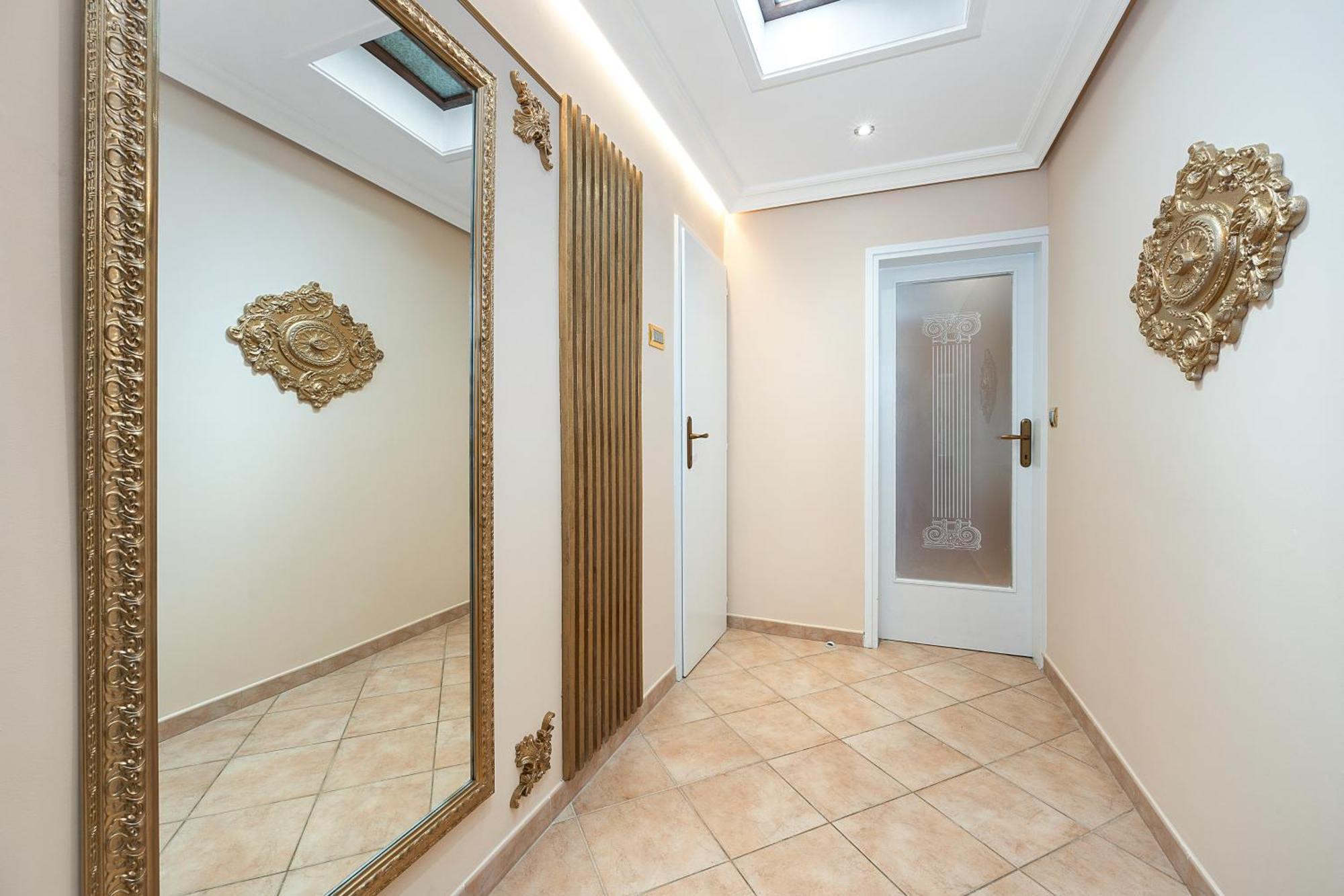 Augustus Forum View Apartment *